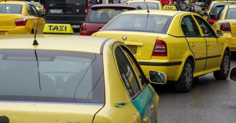 Καταγγελία: Σταμάτησαν ταξί που μετέφερε τραυματισμένο παιδί, για να περάσει ο «επίσημος»