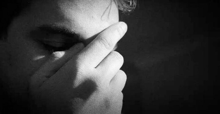 Αληθινή ιστορία: «Η πεθερά μου με εκβιάζει για να μην αποκαλύψει τη παράνομη σχέση μου»