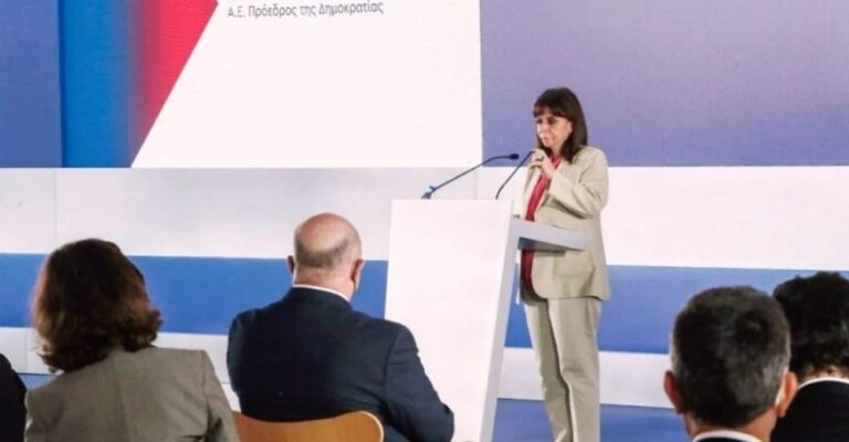 Απίστευτη δήλωση Σακελλαροπούλου για το Δημογραφικό: «Λύση» η ενσωμάτωση των μεταναστών