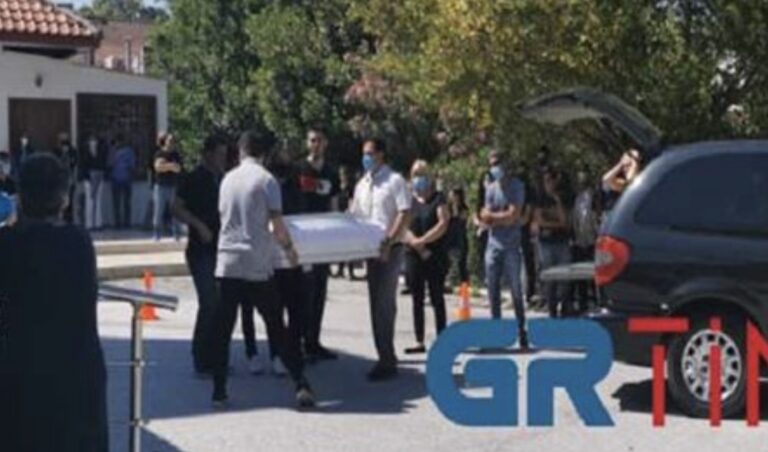 Σπαραγμός και οδύνη στην κηδεία του 18 μηνών βρέφους στα Μάλγαρα – «Που είναι το αγοράκι μου»