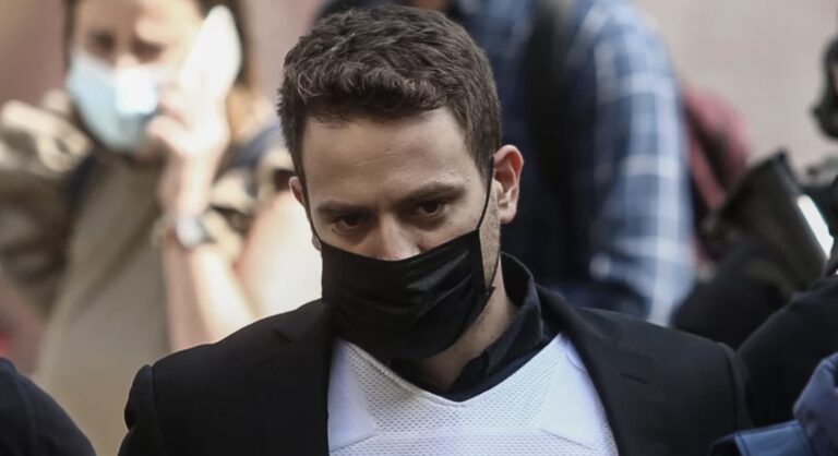 Μπάμπης Αναγνωστόπουλος: «Μακάρι να γυρνούσα το χρόνο πίσω να τα αλλάξω όλα»