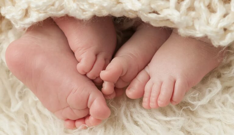 Νότια Αφρική: “Παραμύθι” η ιστορία με τη γυναίκα που γέννησε δέκα μωρά