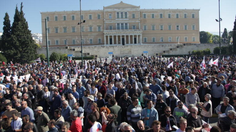 Μεγάλες συγκεντρώσεις κατά του εμβολιασμού, των μέτρων και τον διαχωρισμό