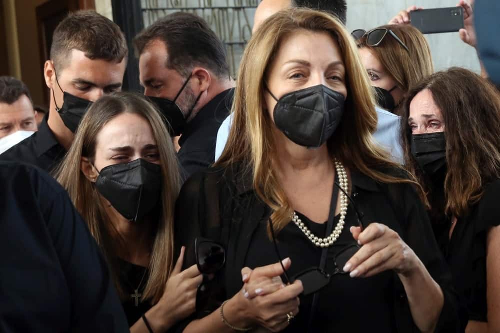 Αθάνατος! φώναζε ο κόσμος στην κηδεία του Τόλη Βοσκόπουλου ATZELA KORH KLAMA