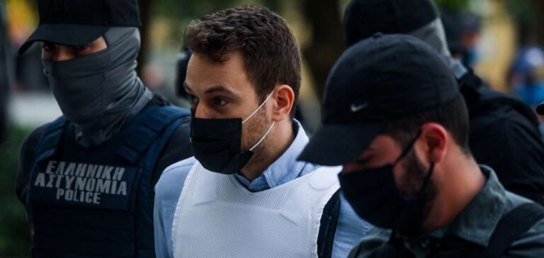 Τα «γυρίζει» ο Μπάμπης Αναγνωστόπουλος: «Αγνωστοι σκότωσαν την Καρολάιν για να με εκδικηθούν»