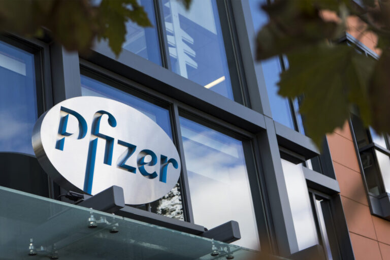 Ανατροπή με το Εμβόλιο Pfizer: Οκτώ εβδομάδες η ιδανική απόσταση μεταξύ των δύο δόσεων