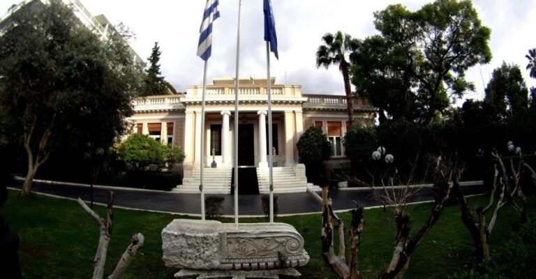 Εστία: Το «πάγωμα» του ασφαλιστικού δείχνει πρόωρες εκλογές