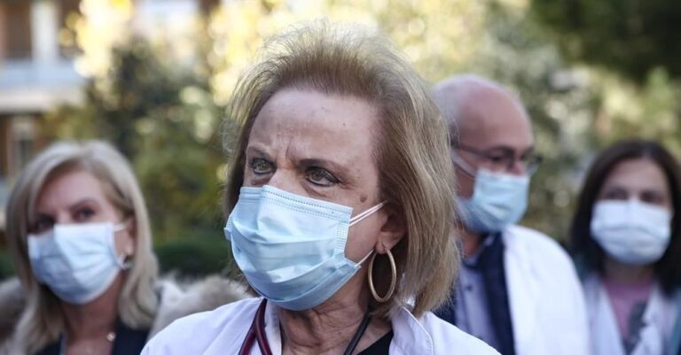Προειδοποίηση Παγώνη: «Αν δεν τρέξουν οι εμβολιασμοί, θα ξαναζήσουμε τον περυσινό χειμώνα»