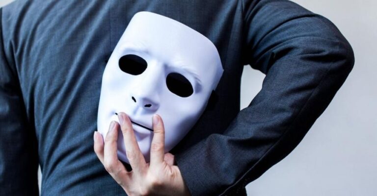 Αντί για ανοσία… ολοταχώς στην ανοησία της αγέλης – Οι ανεμβολίαστοι είναι υγιείς, όχι πολίτες β΄ κατηγορίας