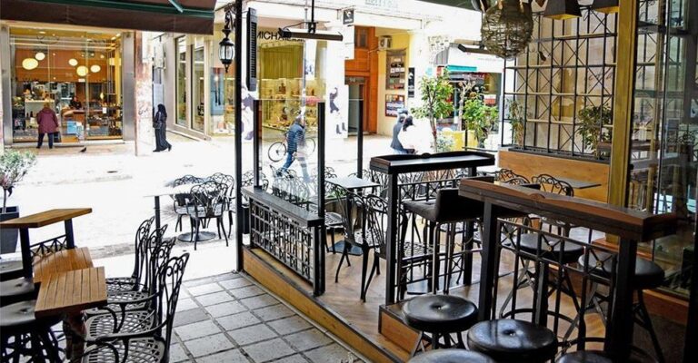 Έρχονται νέα μέτρα: Μόνο με εμβόλιο σε καφέ, εστιατόρια, Δημόσιο, εργασία