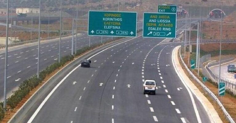 Πέτσας: Προαναγγέλλει απαγορεύσεις μετακίνησης εκτός νομού για μη εμβολιασμένους