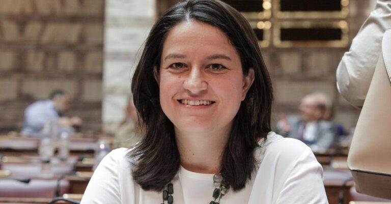 Αγρίνιο: Επιστολή απόγνωσης μαθήτριας στη Νίκη Κεραμέως: «Μου στερήσατε το όνειρό μου»