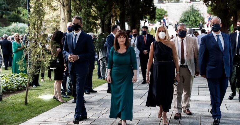 Προεδρικό Μέγαρο: Δεξίωση με συμβολικές παρουσίες για την αποκατάσταση της Δημοκρατίας