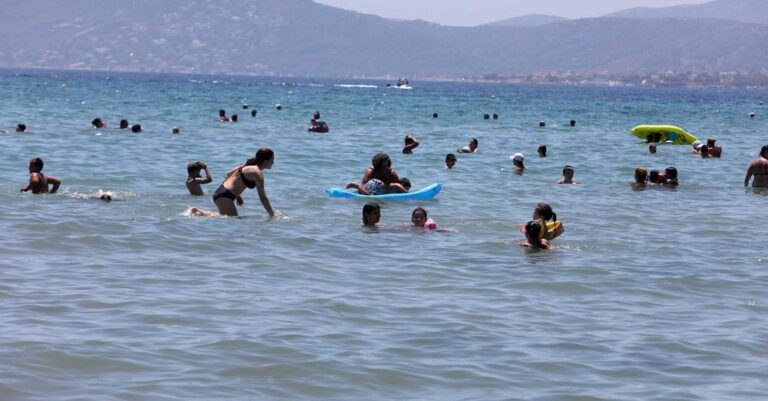 Χαμός σε παραλία της Ηλείας: Την έβριζε, την έφτυνε και την έσπρωχνε μπροστά στον κόσμο
