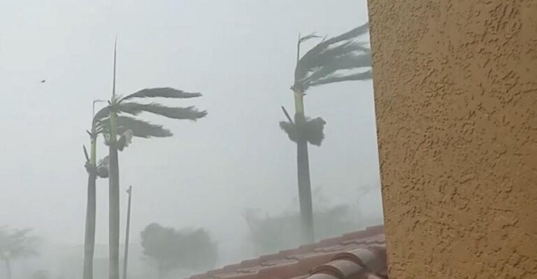 Δεκαπενταύγουστος με βίαιες βροχοπτώσεις και κυκλώνες; Τι τρομάζει τους μετεωρολόγους