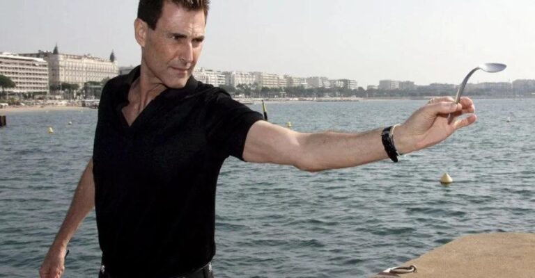 Γιούρι Γκέλερ για εξωγήινους: «Υπέγραψα έγγραφα εχεμύθειας, όμως, μπορώ να πω ότι είμαστε σε επαφή»