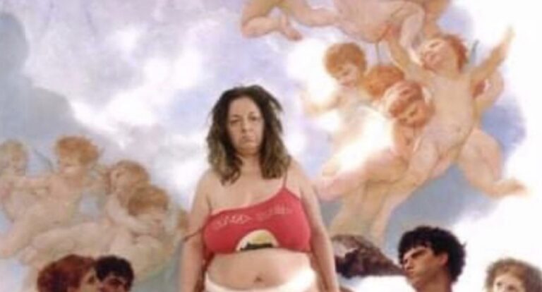 Σοφία Μουτίδου: Ποζάρει ως αναδυόμενη Αφροδίτη και σπάει πάλι το ίντερνετ