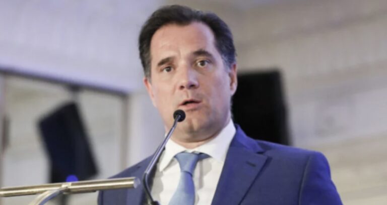 Άδωνις: «Όσοι δεν έχουν εμβολιαστεί θα τους περιορίσουμε με lockdown»