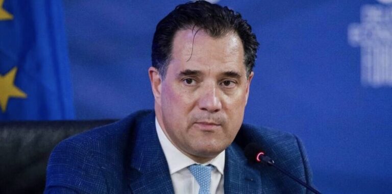 Άδωνις: «Από εδώ και μπρος τα περιοριστικά μέτρα θα αφορούν μόνο τους ανεμβολίαστους»