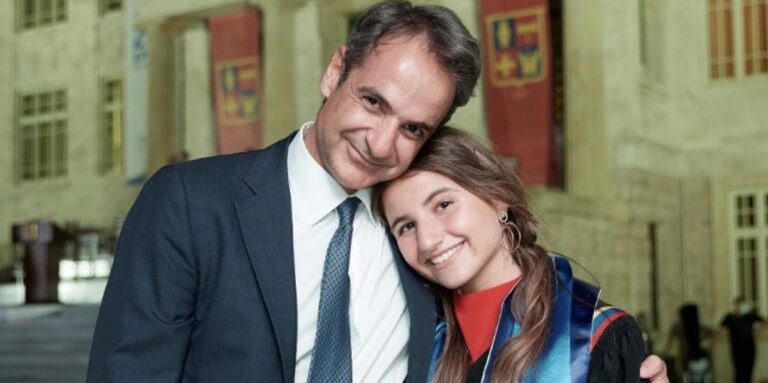 Η ανάρτηση του Μητσοτάκη για την αποφοίτηση της κόρης του από το Κολέγιο Αθηνών