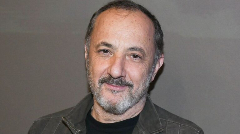 Στέλιος Μάινας: «Να μπαίνουν στα κλειστά θέατρα μόνο εμβολιασμένοι»