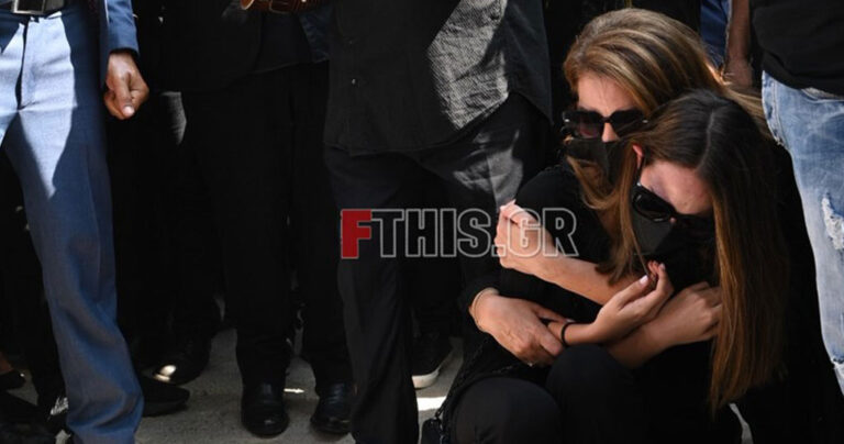 Τόλης Βοσκόπουλος-Κηδεία: Λύγισαν η Άντζελα Γκερέκου και η Μαρία Βοσκοπούλου την ώρα της ταφής του