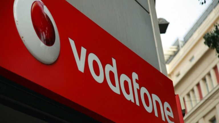 Έπεσε το δίκτυο της Vodafone, προβλήματα σε τηλέφωνο και ίντερνετ