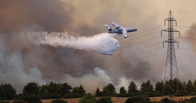 To ρωσικό αεροσκάφος-τέρας Beriev Be-200 απέτρεψε να καεί όλη η Βαρυμπόμπη