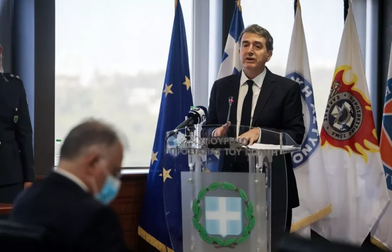 Χρυσοχοΐδης: «Αποχαιρετώ το υπουργείο, όχι τον δημόσιο βίο!»