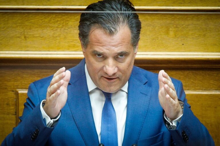 Άδωνις: «Οι ανεμβολίαστοι δεν θα μπορούν να πάνε πουθενά»