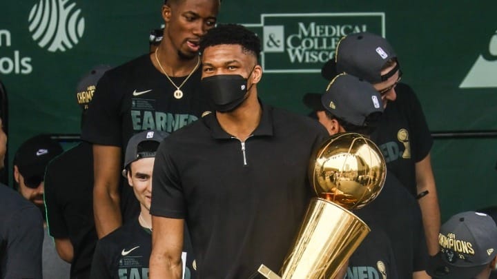 Συγκλονιστικός Aντετοκούνμπο: «Θα πάμε το τρόπαιο στα Σεπόλια και τα μέρη που μεγαλώσαμε»