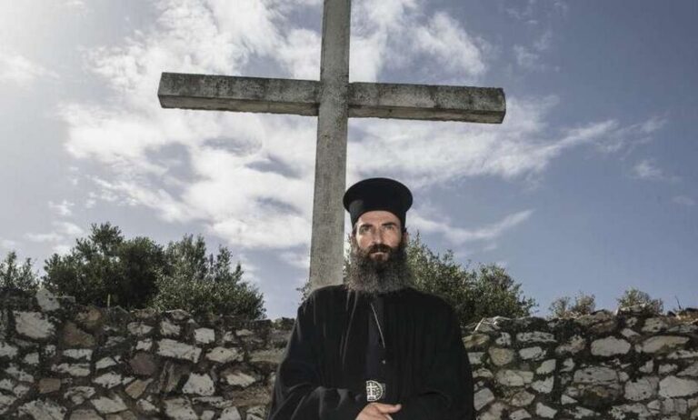 «Ο Άνθρωπος του Θεού»: Κοσμοσυρροή στην ταινία για τον Άγιο Νεκτάριο!