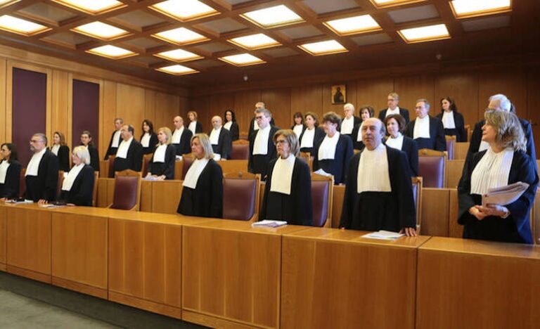 ΣτΕ: Απέρριψε αιτήματα γιατρών και υπαλλήλων νοσοκομείων για «πάγωμα» του υποχρεωτικού εμβολιασμού