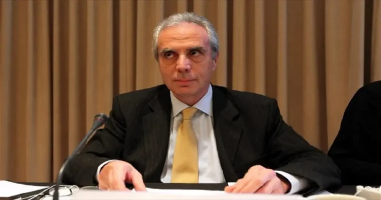 Χαμός με την ανάρτηση του προέδρου των φαρμακοποιών για τους δημοσιογράφους: «Δώστε τους μία μάνικα, τα λεφτά για τα Canadair αυτοί τα πήρανε»