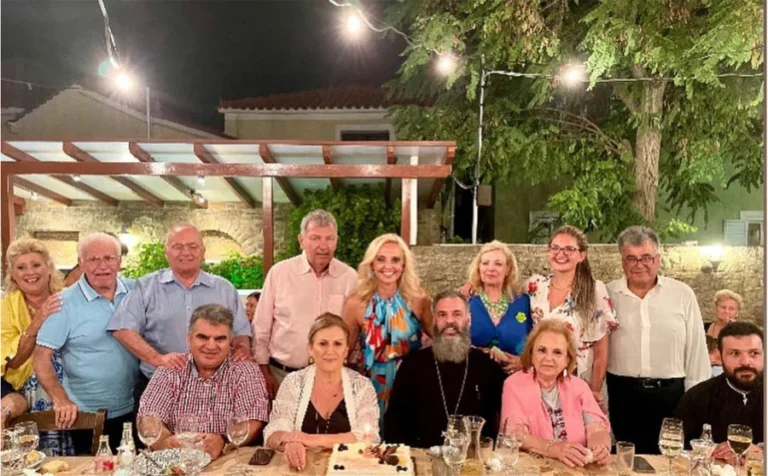 Περιφορά της Ματίνας Παγώνη στην Λήμνο