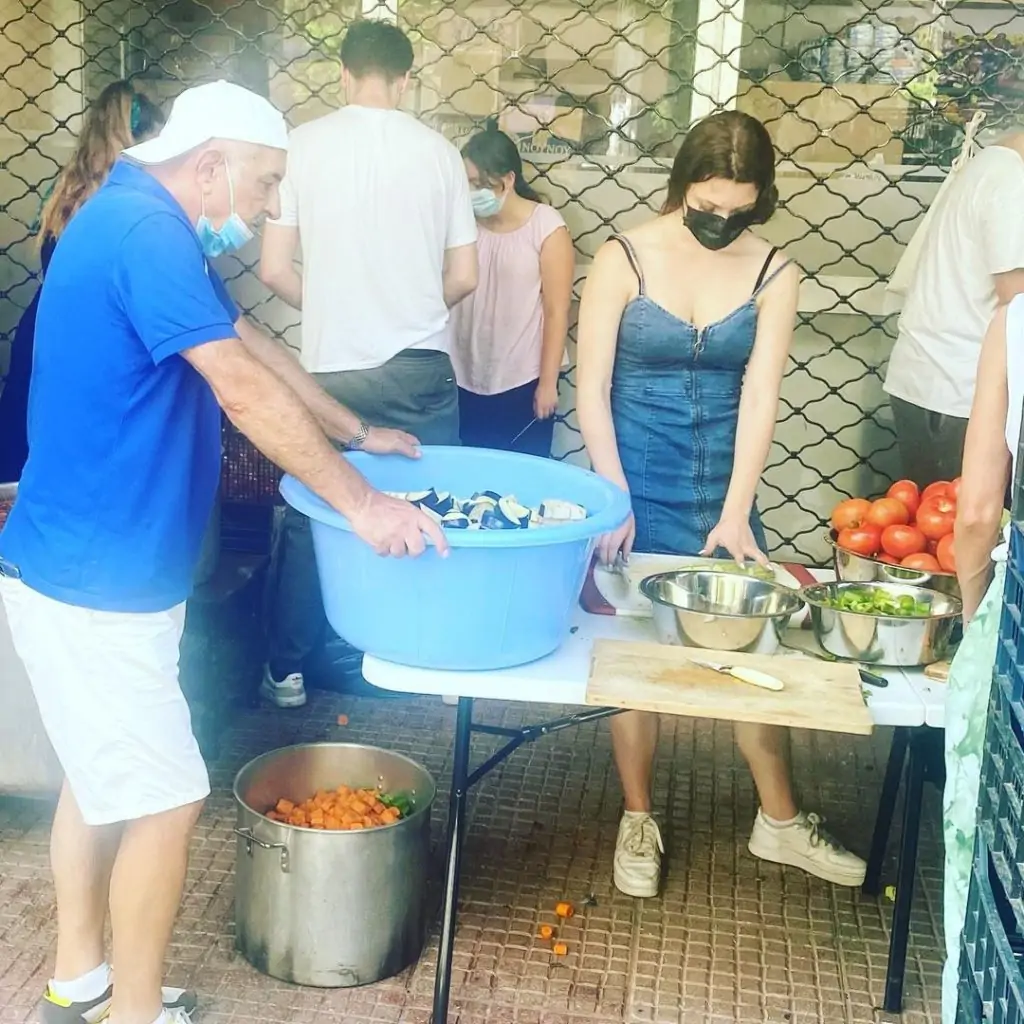 Δανάη Μπάρκα: Βγήκε στους δρόμους και βοηθά του πυρόπληκτους – «Είμαστε όλοι μαζί» 1 danai barka vgike stous dromous kai voitha tou pyropliktous eimaste oloi mazi1