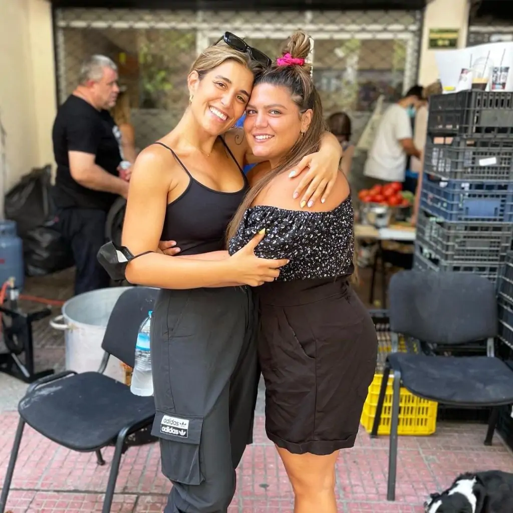 Δανάη Μπάρκα: Βγήκε στους δρόμους και βοηθά του πυρόπληκτους – «Είμαστε όλοι μαζί» 3 danai barka vgike stous dromous kai voitha tou pyropliktous eimaste oloi mazi3