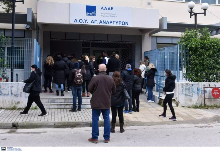 Στο τραπέζι ο υποχρεωτικός εμβολιασμός στις δημόσιες υπηρεσίες