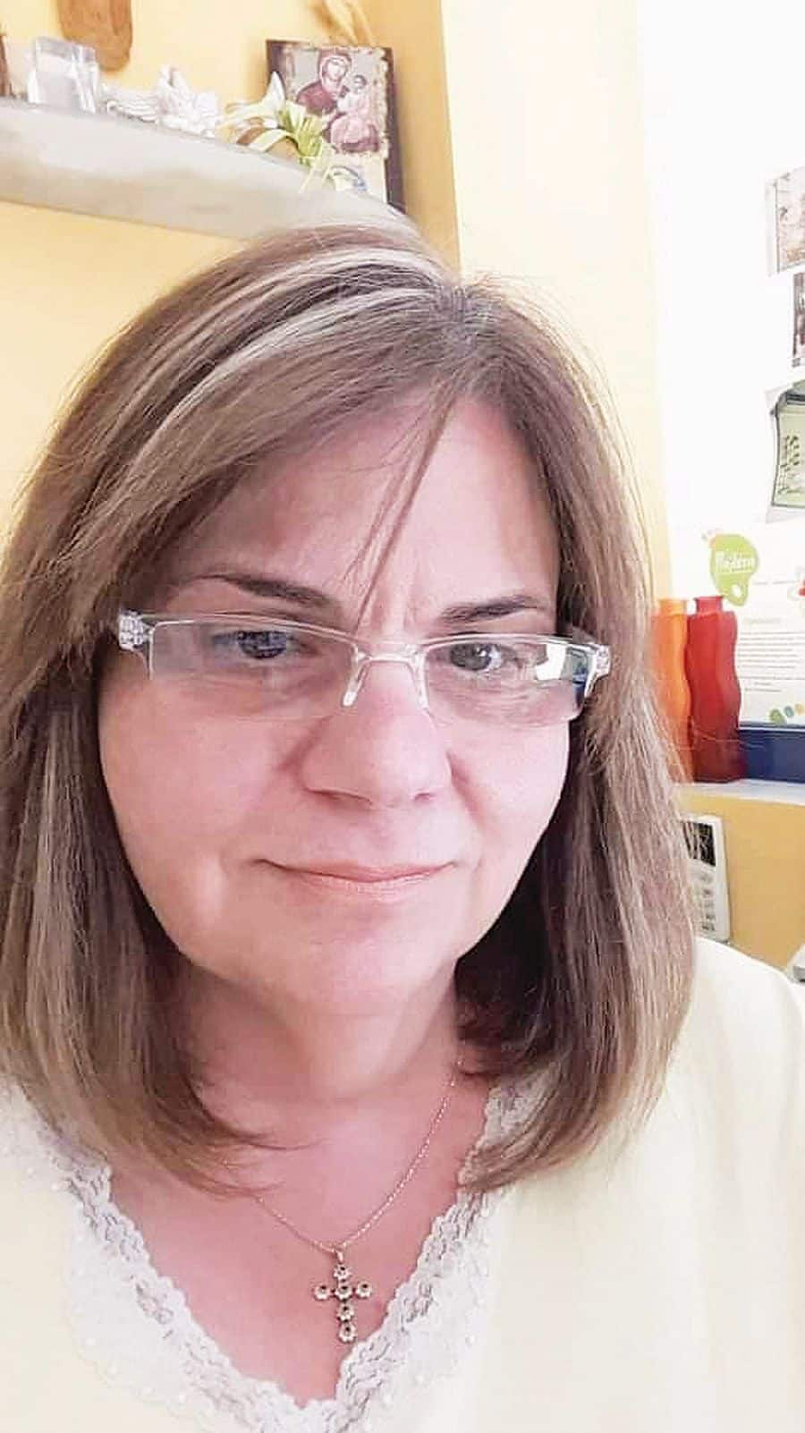 «Σφαγή» για τα… τάπερ της Χρυσηίδας Δημουλίδου στη Σαλαμίνα 2 4