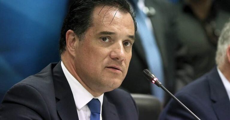 «Επιστρέφω στο γραφείο μου»- Αρνητικός στον κορωνοϊό ο Άδωνις Γεωργιάδης