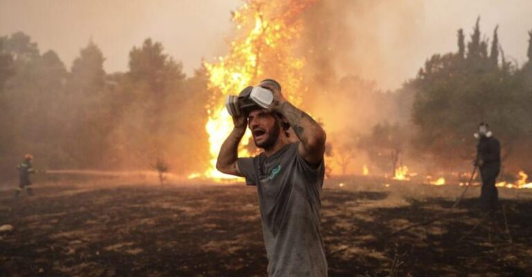 Οι άπλυτοι νέοι με τα σκουλαρίκια που έσωσαν ζωές