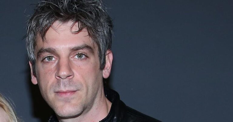 Μία αξιέπαινη πράξη από τον Χάρη Τζωρτζάκη: Έστησε θερινό σινεμά στην Εύβοια για τους πυρόπληκτους