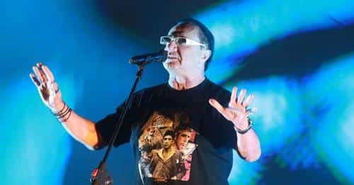 Αποθεώθηκε από 10.000 κόσμου στην Αλβανία ο Λευτέρης Πανταζής