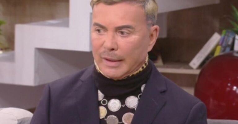 Ο Γαβαλάς «καρφώνει» Τσιτσιπά για το εμβόλιο! «Ζούμε σε ένα σύνολο και όχι ασκητές και ερημίτες…»