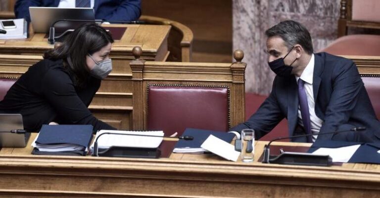 Βάσεις 2021: Εκτός ΑΕΙ 18.174 περισσότεροι από πέρυσι, πελάτες για κολέγια