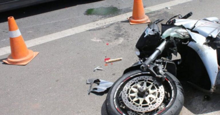 Τραγωδία έξω από τη Λάρισα: Νεκροί σε τροχαίο με μηχανή πατέρας και γιος!