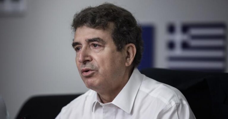 Φωτιά στη Βαρυμπόμπη: «Ήμασταν προετοιμασμένοι» δήλωσε ο Μιχάλης Χρυσοχοϊδης
