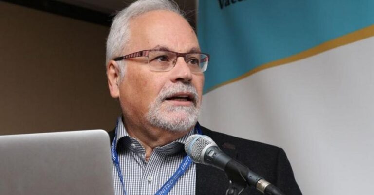 Παυλάκης: «Η Delta έρχεται με οπλοπολυβόλο και εμείς κρατάμε νεροπίστολο – Μόνη λύση το lockdown»