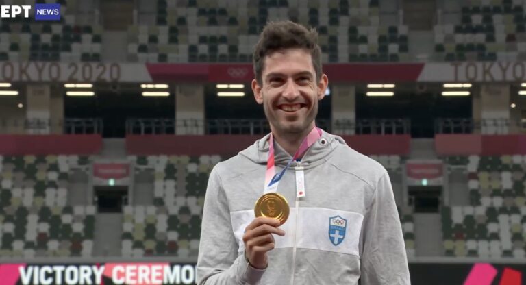 Εθνική υπερηφάνεια στην απονομή του χρυσού μεταλλίου στον Τεντόγλου