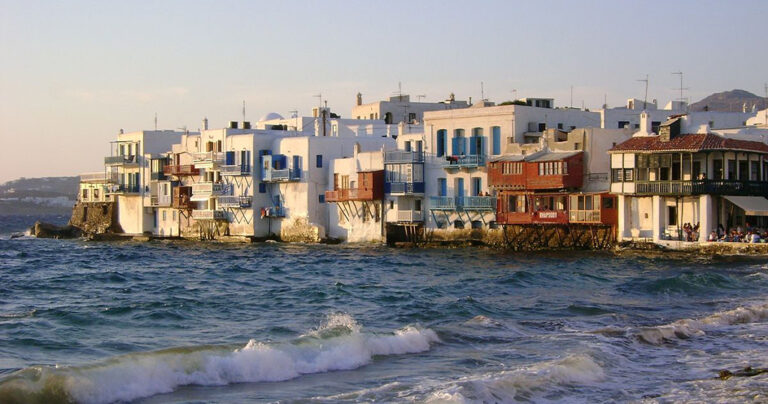 Απίστευτο: Σεξ σε κοινή θέα στη Μύκονο από ασυγκράτητο ζευγάρι